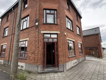 1-aa-maison-commercial-paint.webp